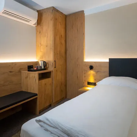 Nashi Hotel