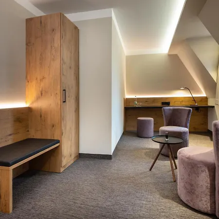 Nashi 4* Erfurt